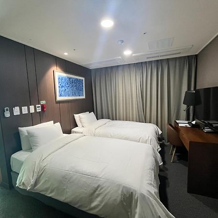 Raonstay In Perla Hotel Jinju Zewnętrze zdjęcie