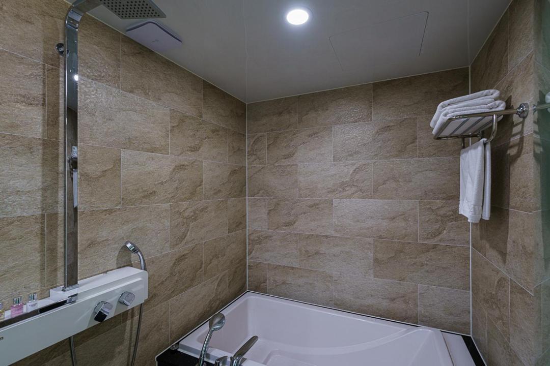 Raonstay In Perla Hotel Jinju Zewnętrze zdjęcie
