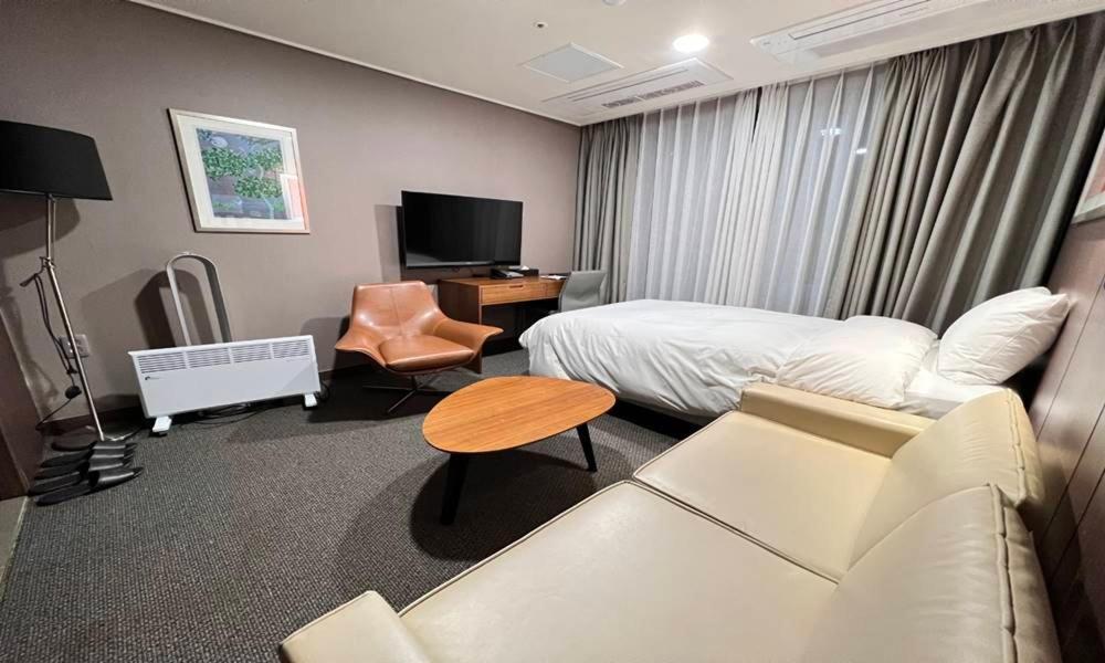 Raonstay In Perla Hotel Jinju Zewnętrze zdjęcie