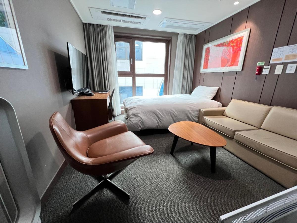 Raonstay In Perla Hotel Jinju Zewnętrze zdjęcie