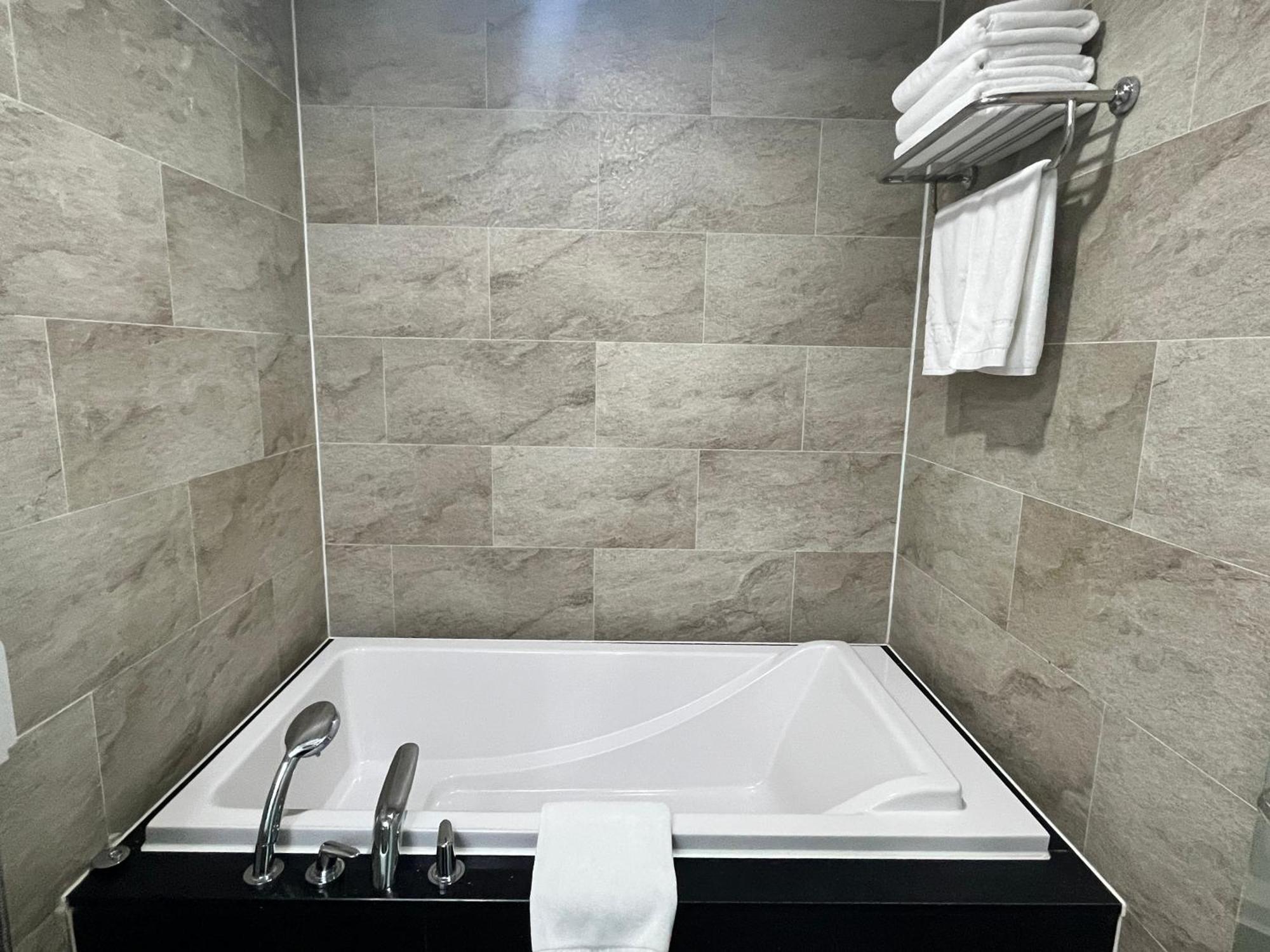 Raonstay In Perla Hotel Jinju Zewnętrze zdjęcie